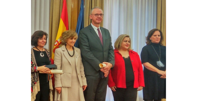 La Delegación del Gobierno para el Plan Nacional sobre Drogas de España (DGPNsD) otorga medalla de oro al EMCDDA